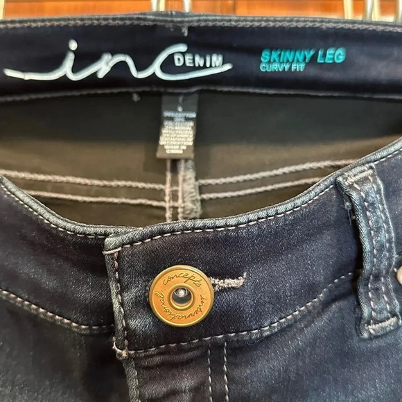 Inc International Concepts women’s blue jeans size 4 skinny leg curvy fit - Picture 2 of 3